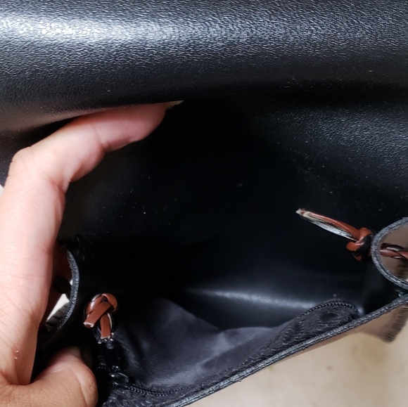 faux leather puppy dog braided strap crossbody bag - Picture 5 of 6